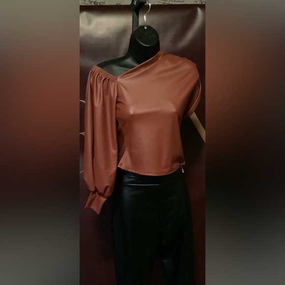 Women's Chestnut Delight One Shoulder Puff Sleeve Top - Picture 5 of 5